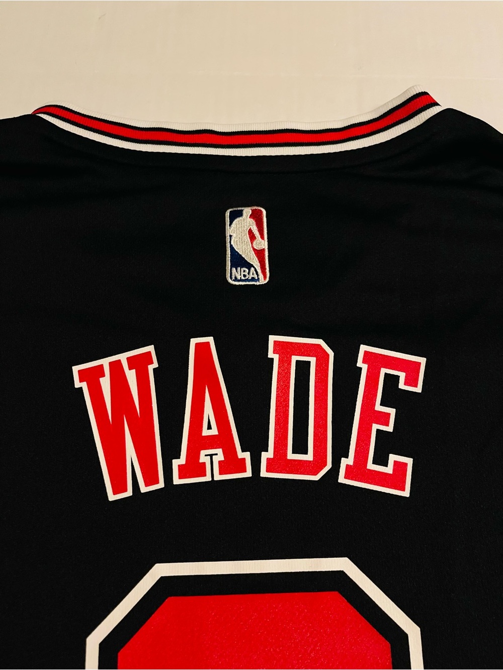 RARE Adidas 2016 Chicago Bulls Dwayne Wade Sleeved Alternate Jersey Shirt LARGE - Picture 9 of 10